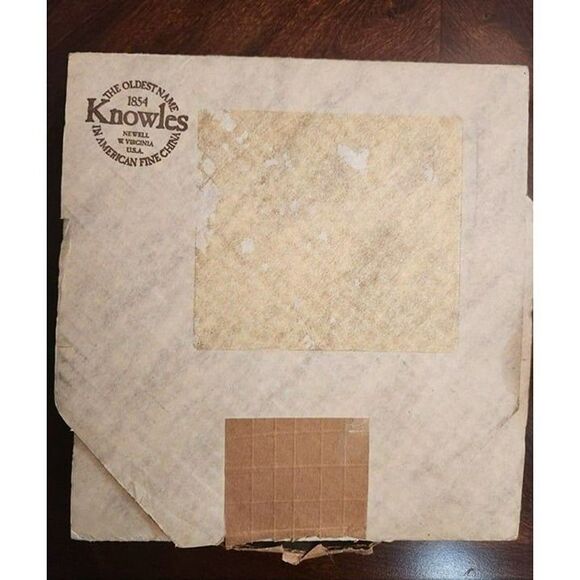 Annie and Sandy 1983 Collectors Plate - Picture 11 of 11